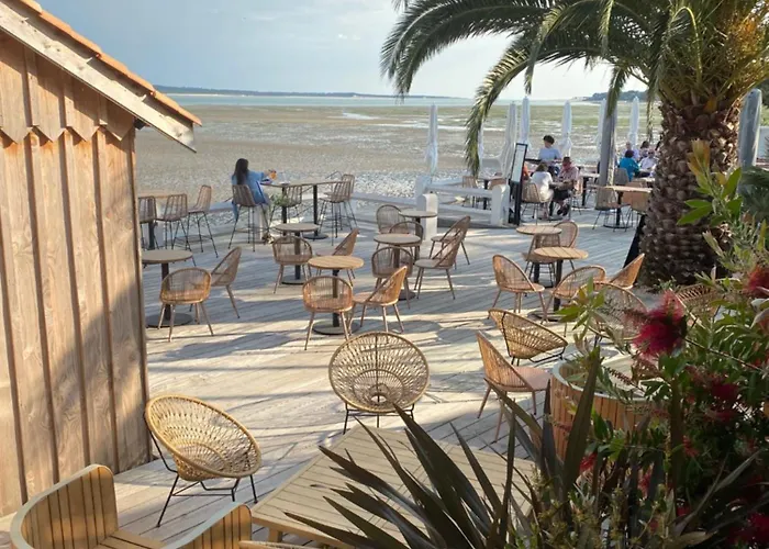 L'albatros 圣特罗让莱班