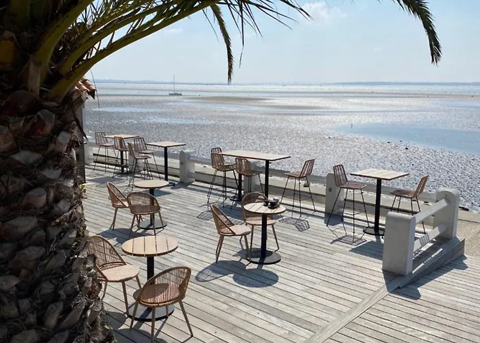 酒店 L'albatros 圣特罗让莱班